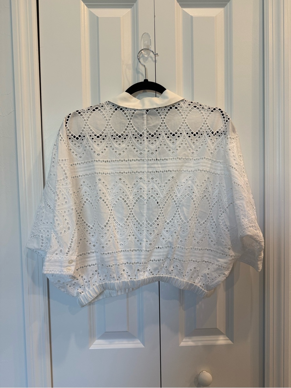 NWOT White House Black Market Kimono Sleeve Eyelet Blouse - Picture 4 of 4